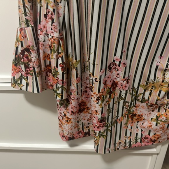 Shirt - Picture 4 of 4